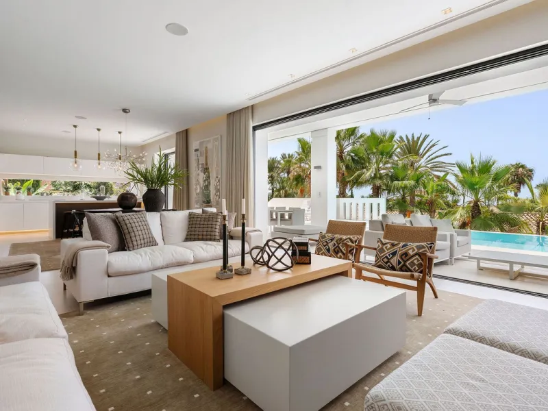 House - Detached Villa в продаже в Marbella, Málaga. В доме 5 спален и 6 ванных комнат. Площадь дома 586 м². Площадь участка 1272 м²