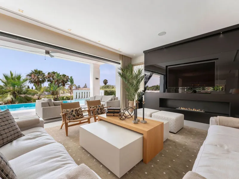 House - Detached Villa в продаже в Marbella, Málaga. В доме 5 спален и 6 ванных комнат. Площадь дома 586 м². Площадь участка 1272 м²