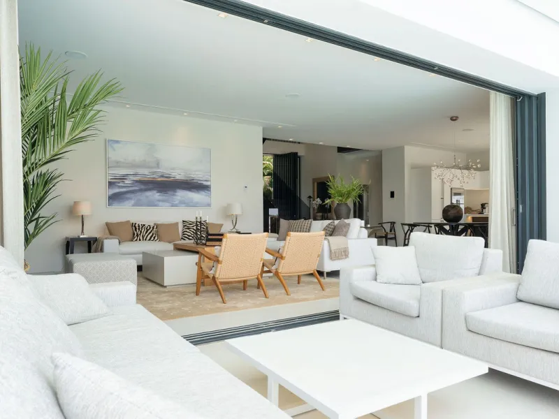 House - Detached Villa в продаже в Marbella, Málaga. В доме 5 спален и 6 ванных комнат. Площадь дома 586 м². Площадь участка 1272 м²