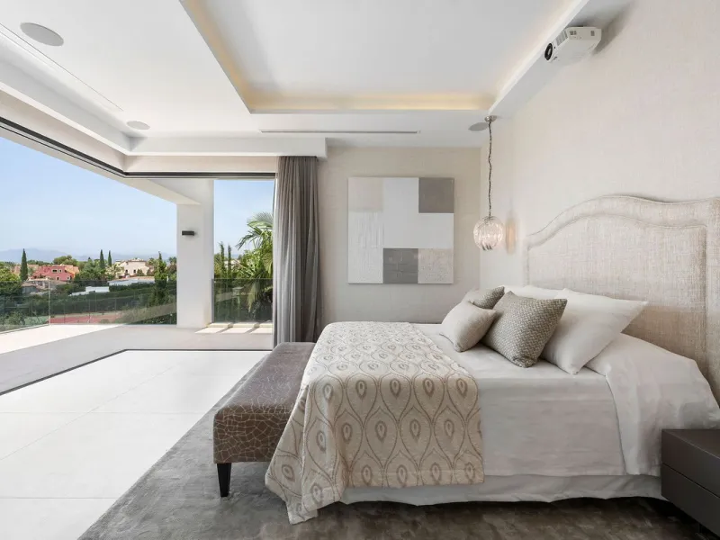 House - Detached Villa в продаже в Marbella, Málaga. В доме 5 спален и 6 ванных комнат. Площадь дома 586 м². Площадь участка 1272 м²