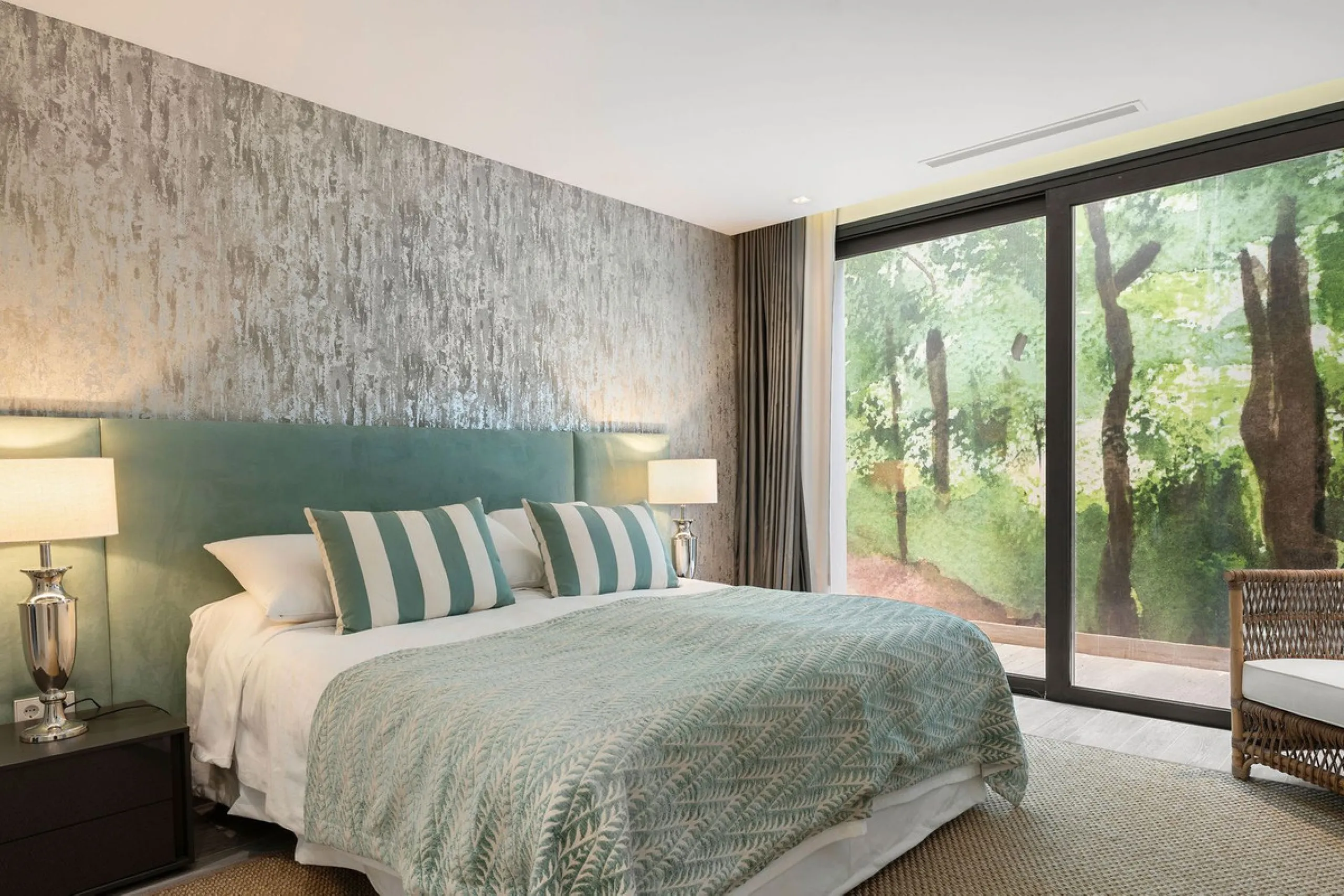 House - Detached Villa в продаже в Marbella, Málaga. В доме 5 спален и 6 ванных комнат. Площадь дома 586 м². Площадь участка 1272 м²