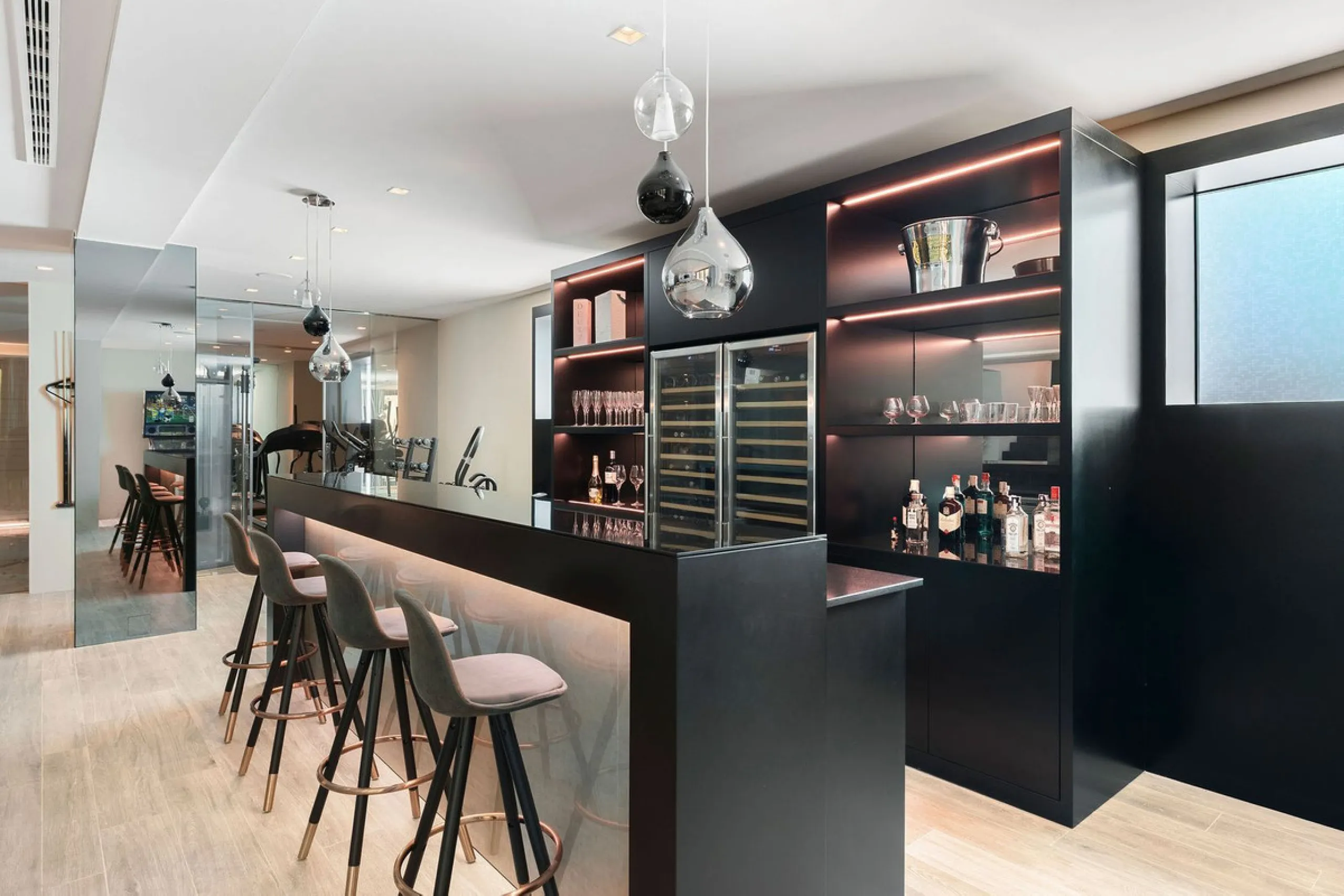 House - Detached Villa в продаже в Marbella, Málaga. В доме 5 спален и 6 ванных комнат. Площадь дома 586 м². Площадь участка 1272 м²
