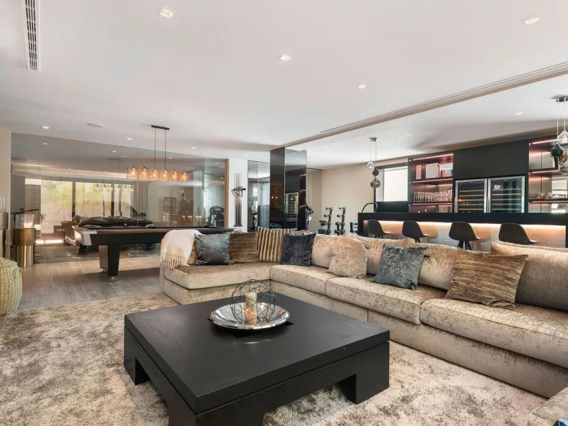 House - Detached Villa в продаже в Marbella, Málaga. В доме 5 спален и 6 ванных комнат. Площадь дома 586 м². Площадь участка 1272 м²