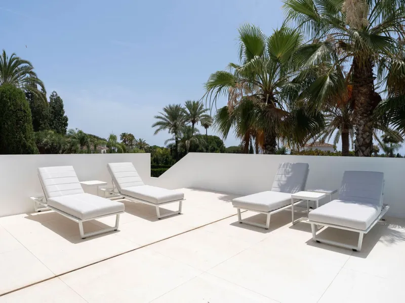 House - Detached Villa в продаже в Marbella, Málaga. В доме 5 спален и 6 ванных комнат. Площадь дома 586 м². Площадь участка 1272 м²