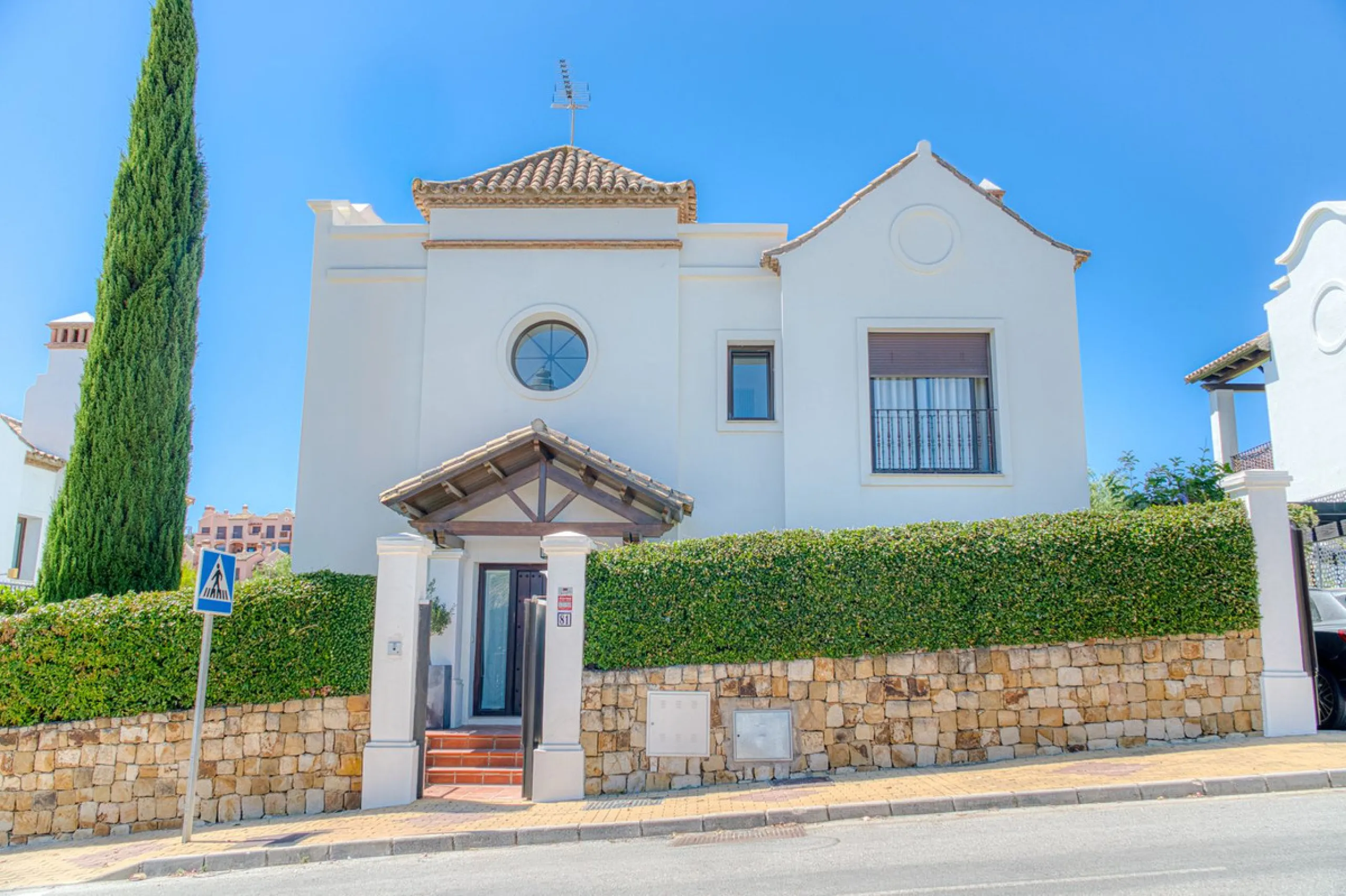 Elegant Three-Bedroom Detached Villa – Frontline Golf, West of Estepona
