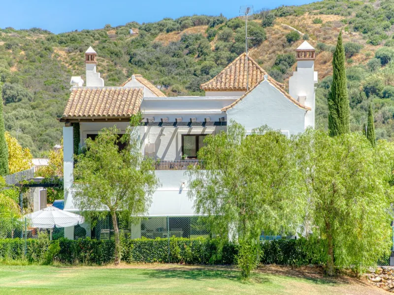Elegant Three-Bedroom Detached Villa – Frontline Golf, West of Estepona