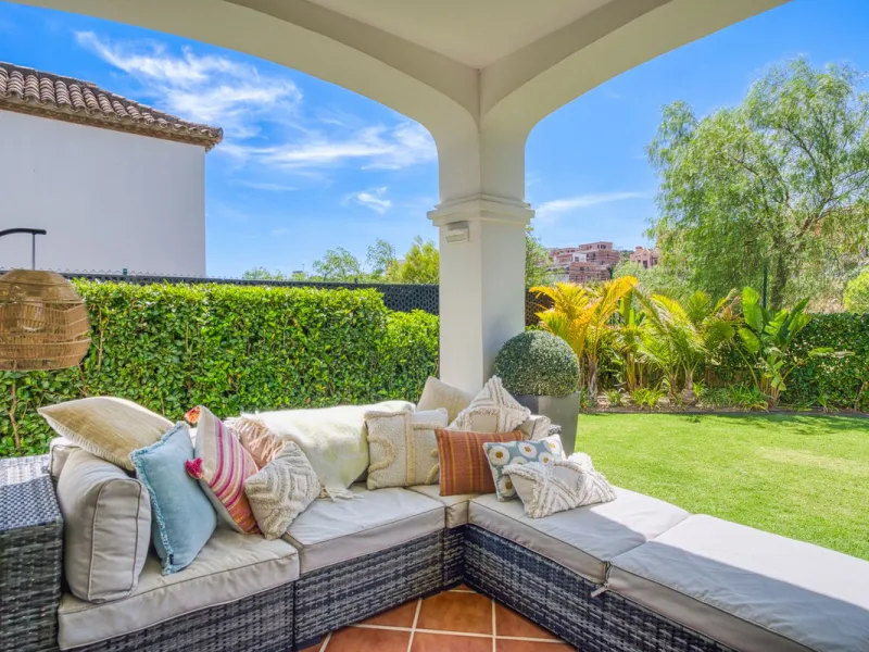 Elegant Three-Bedroom Detached Villa – Frontline Golf, West of Estepona