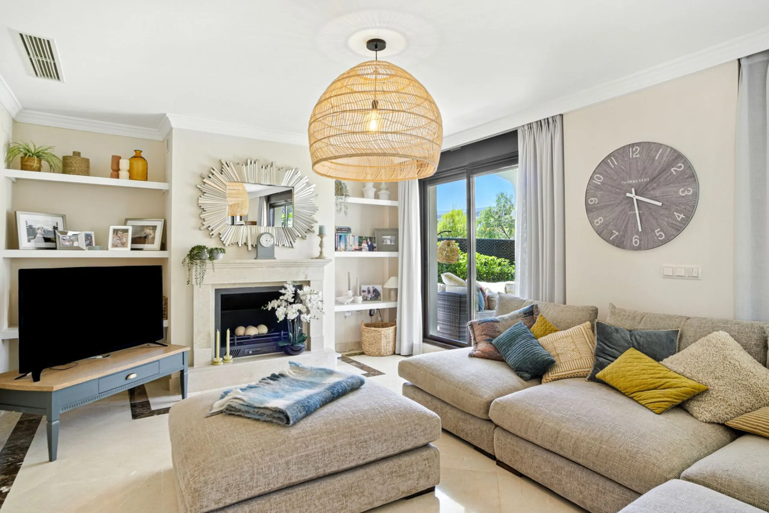 Elegant Three-Bedroom Detached Villa – Frontline Golf, West of Estepona