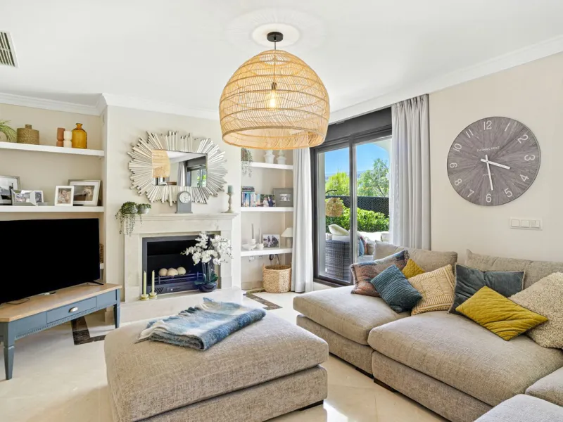 Elegant Three-Bedroom Detached Villa – Frontline Golf, West of Estepona