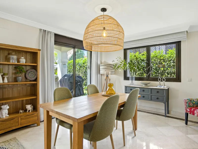 Elegant Three-Bedroom Detached Villa – Frontline Golf, West of Estepona