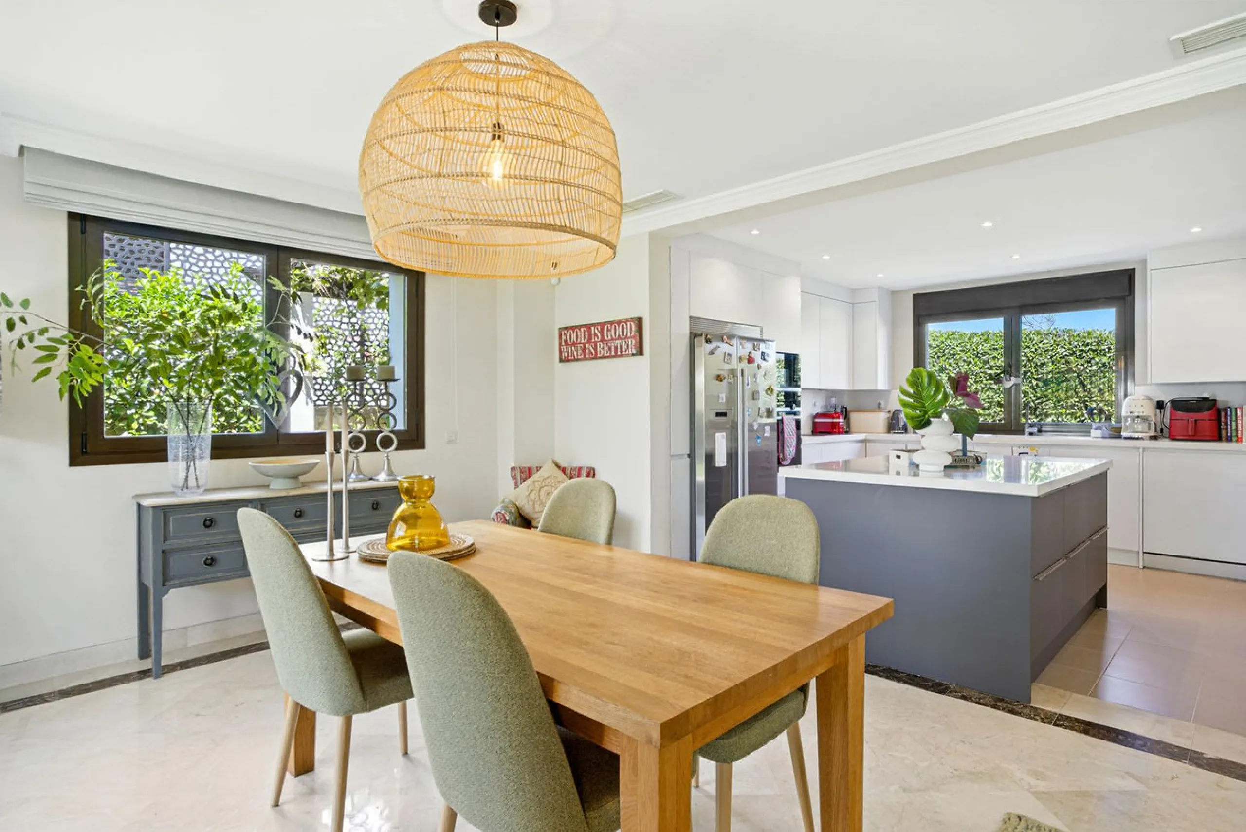 Elegant Three-Bedroom Detached Villa – Frontline Golf, West of Estepona