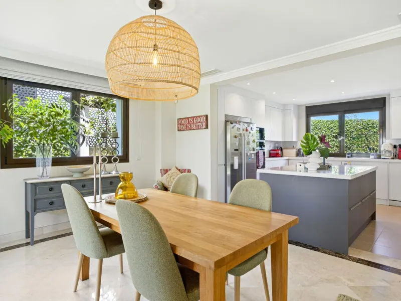 Elegant Three-Bedroom Detached Villa – Frontline Golf, West of Estepona