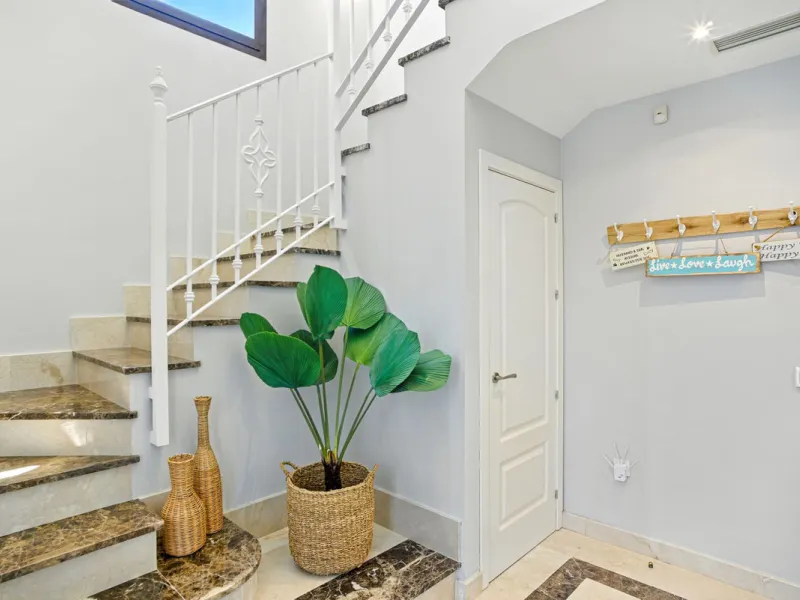 Elegant Three-Bedroom Detached Villa – Frontline Golf, West of Estepona