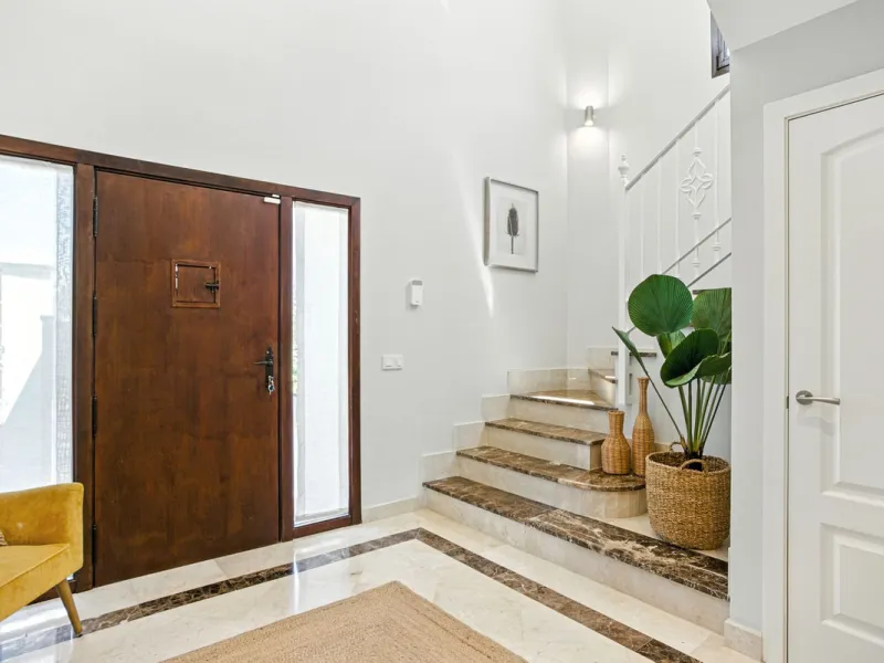 Elegant Three-Bedroom Detached Villa – Frontline Golf, West of Estepona