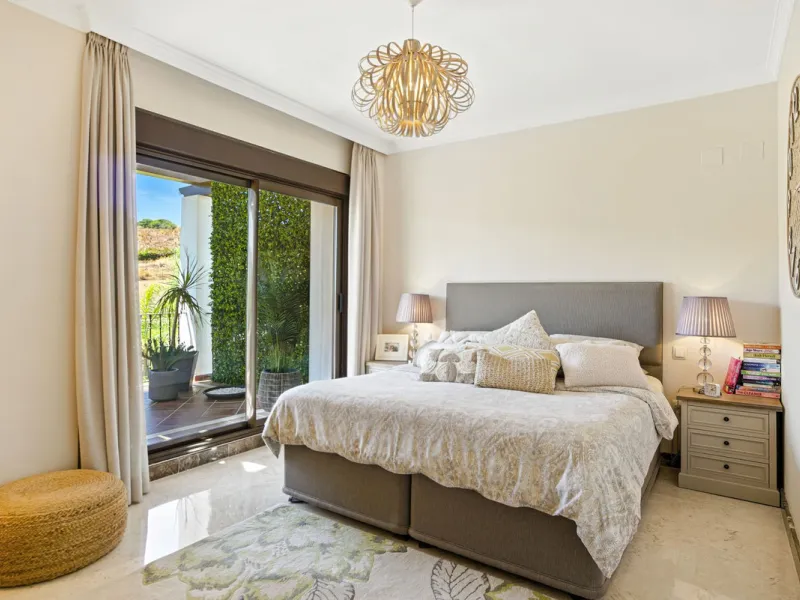 Elegant Three-Bedroom Detached Villa – Frontline Golf, West of Estepona