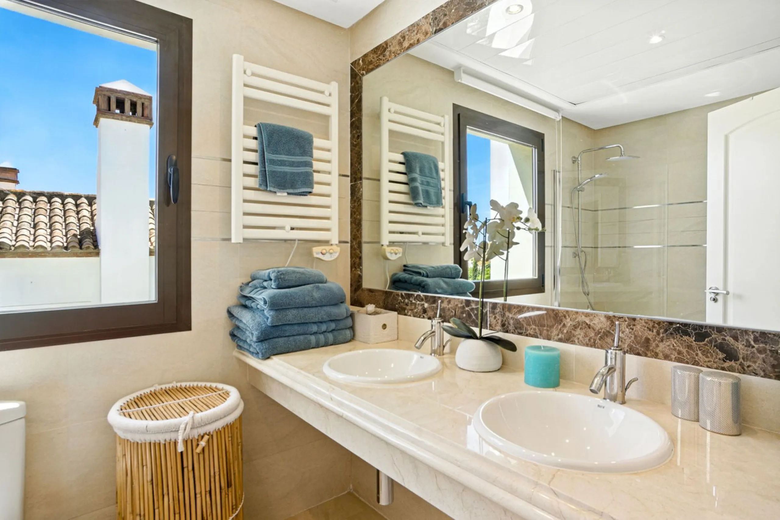 Elegant Three-Bedroom Detached Villa – Frontline Golf, West of Estepona