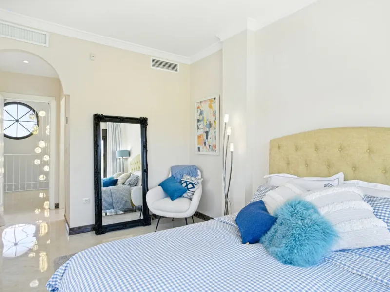 Elegant Three-Bedroom Detached Villa – Frontline Golf, West of Estepona