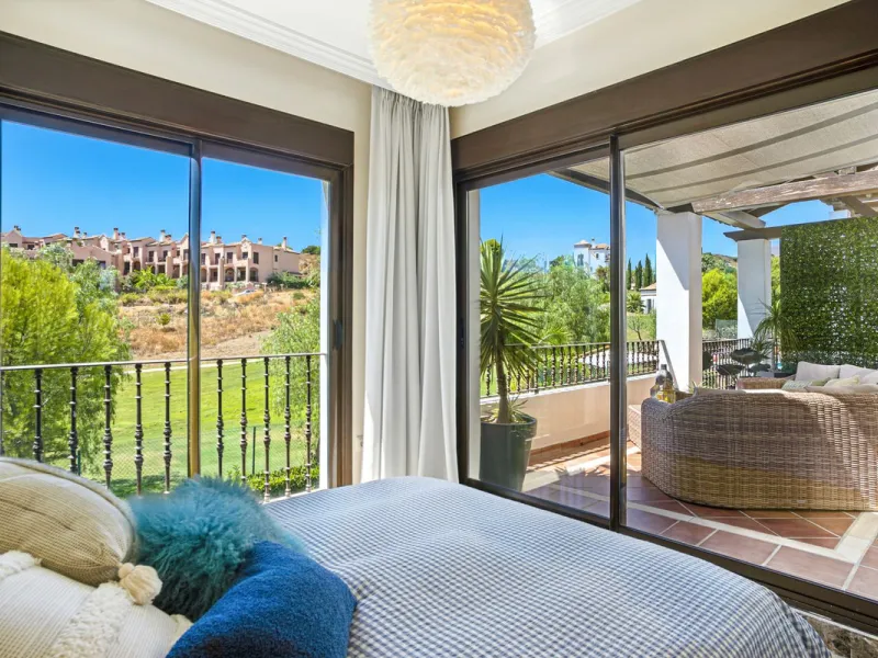 Elegant Three-Bedroom Detached Villa – Frontline Golf, West of Estepona
