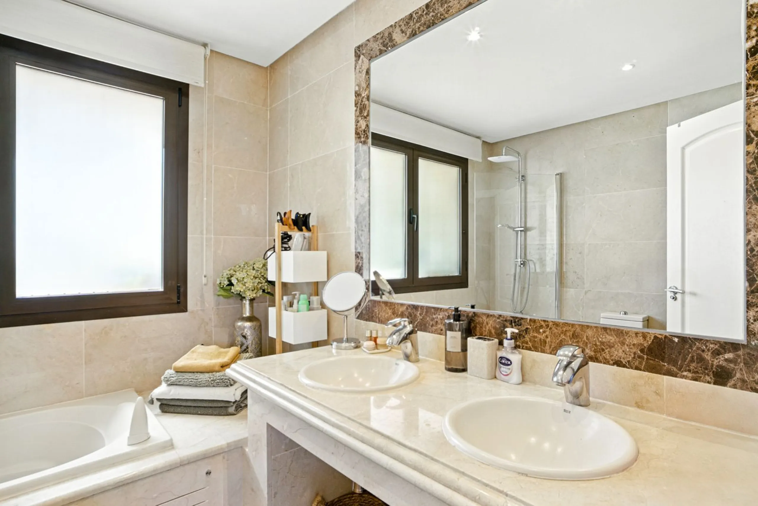 Elegant Three-Bedroom Detached Villa – Frontline Golf, West of Estepona