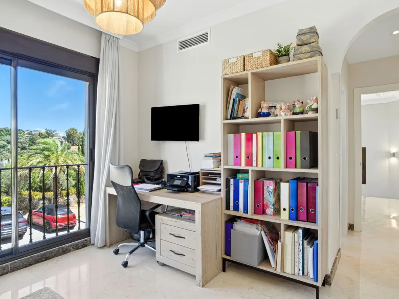 Elegant Three-Bedroom Detached Villa – Frontline Golf, West of Estepona