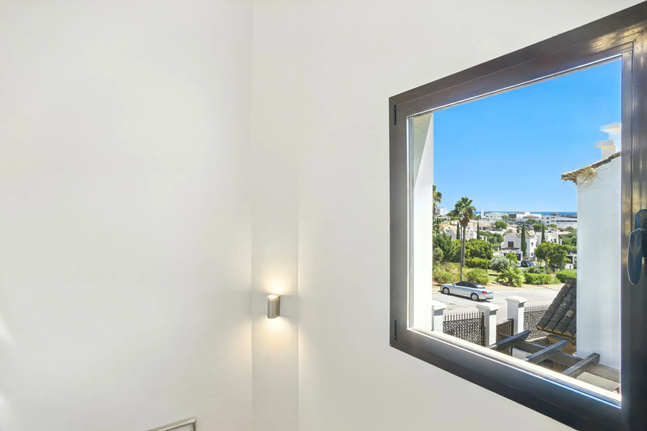 Elegant Three-Bedroom Detached Villa – Frontline Golf, West of Estepona