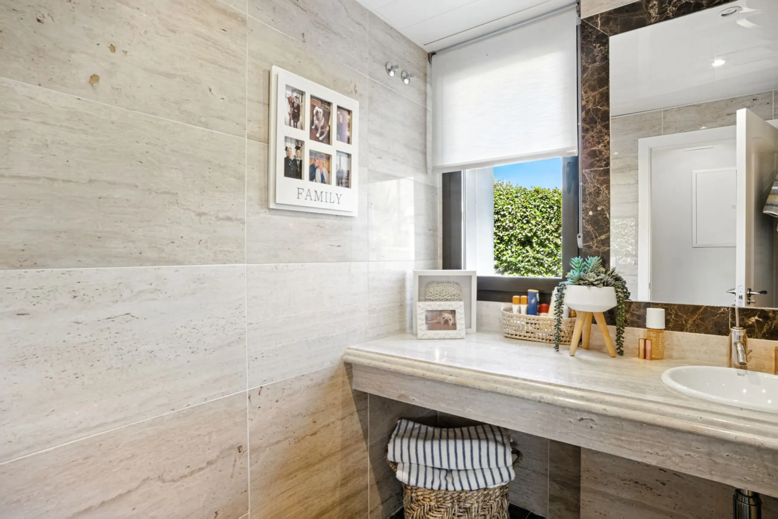 Elegant Three-Bedroom Detached Villa – Frontline Golf, West of Estepona
