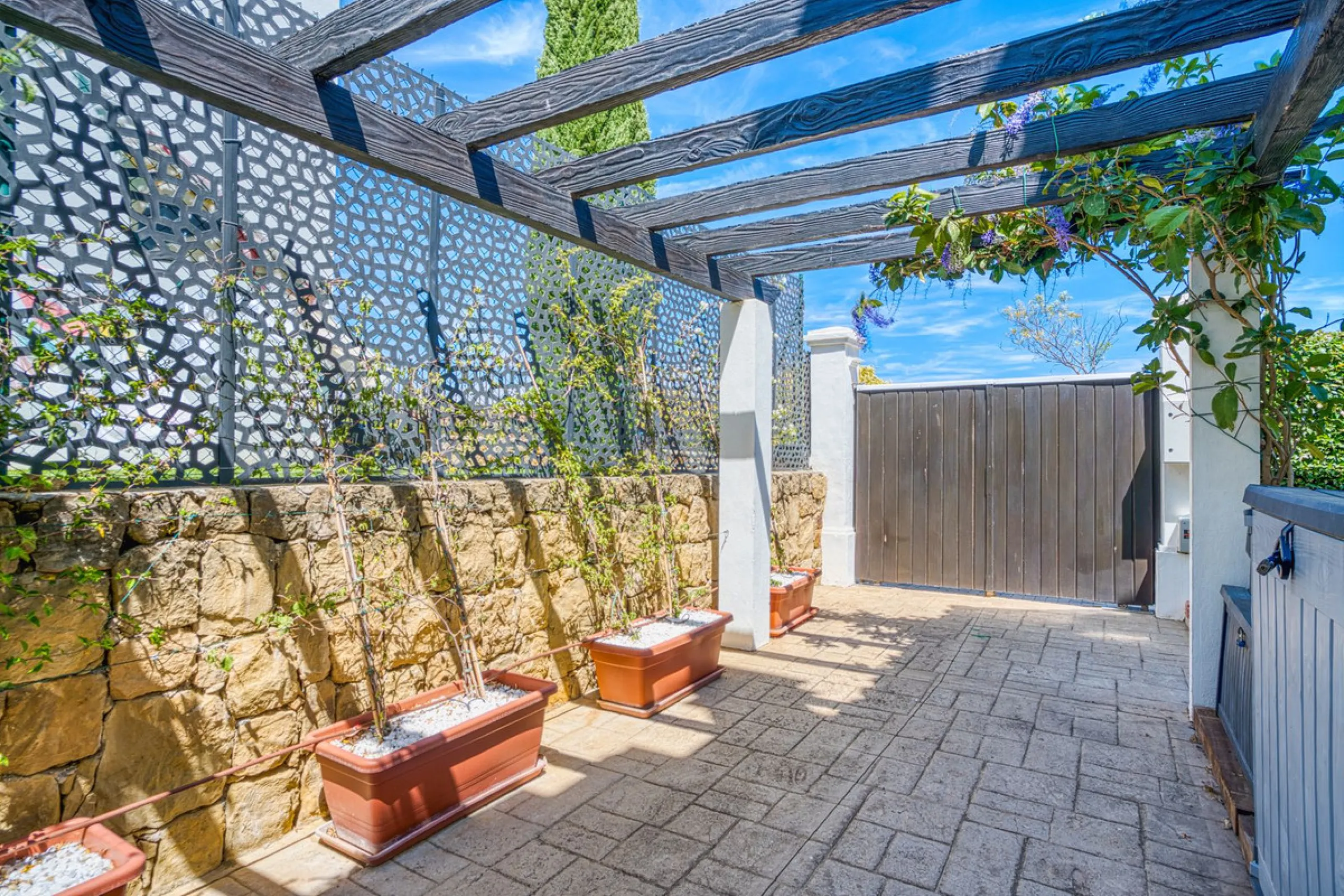 Elegant Three-Bedroom Detached Villa – Frontline Golf, West of Estepona
