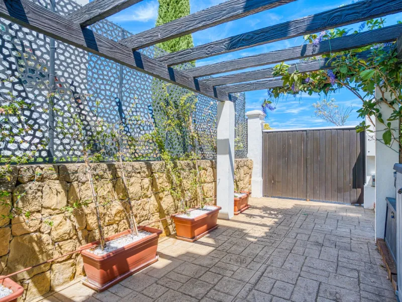 Elegant Three-Bedroom Detached Villa – Frontline Golf, West of Estepona
