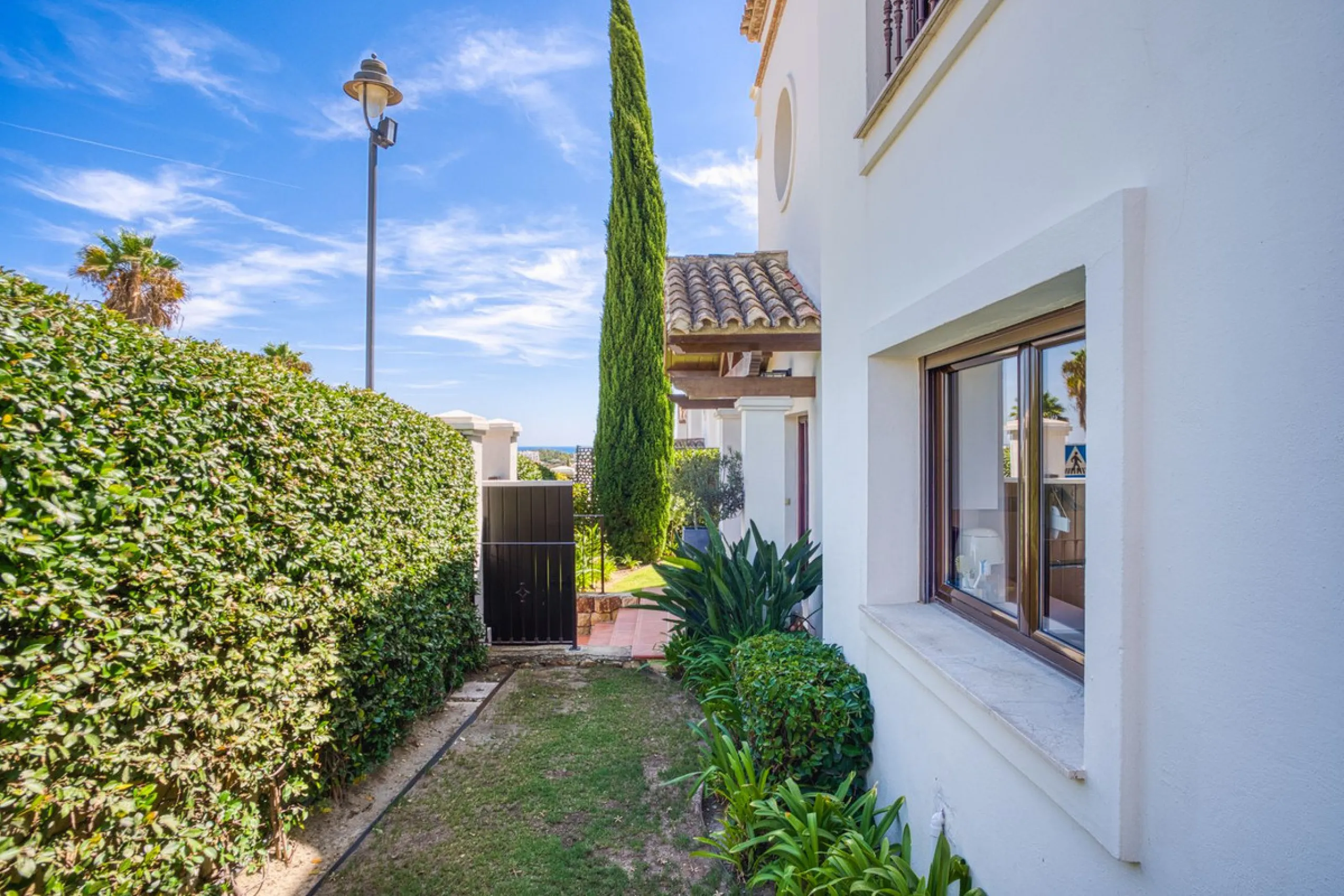 Elegant Three-Bedroom Detached Villa – Frontline Golf, West of Estepona