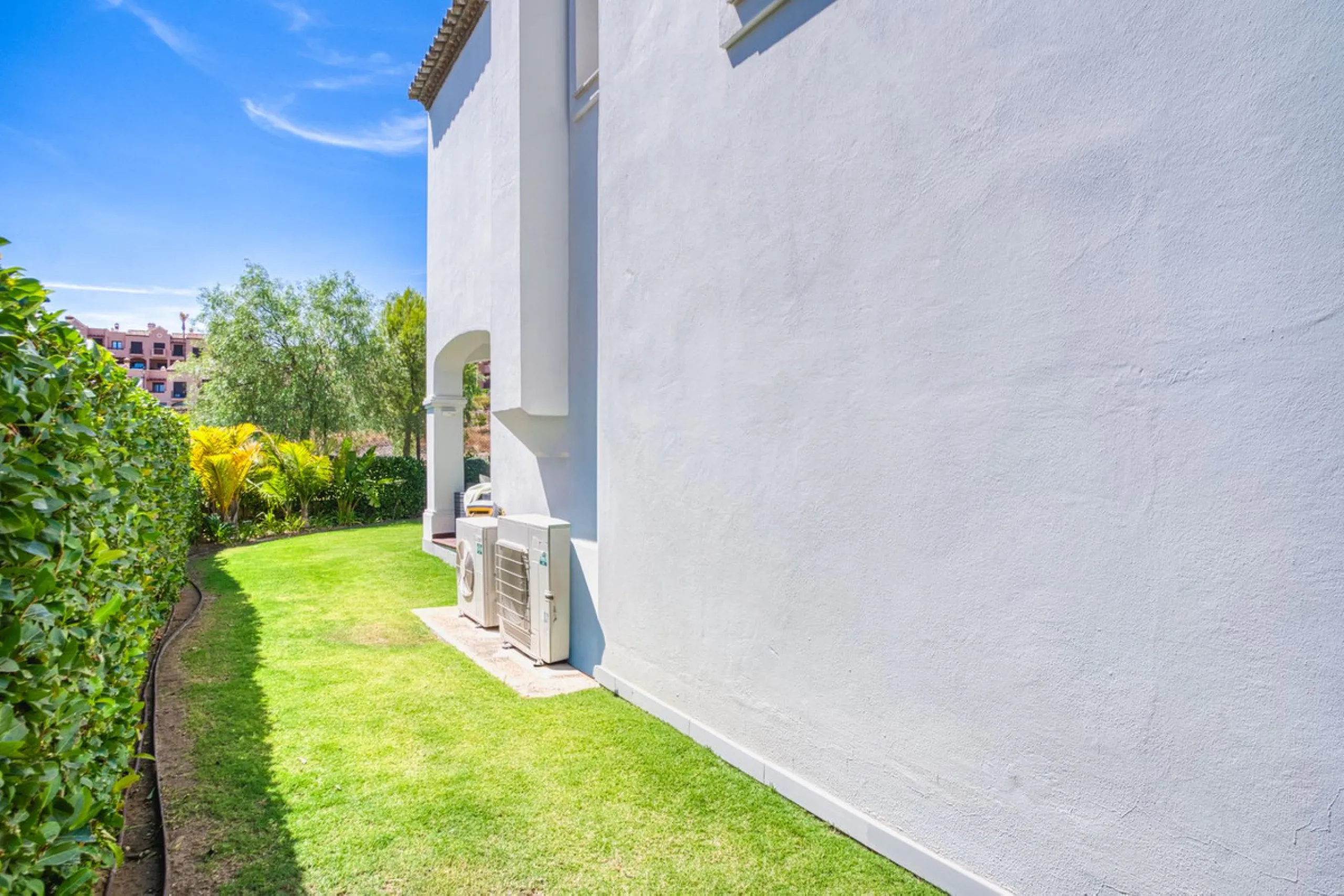 Elegant Three-Bedroom Detached Villa – Frontline Golf, West of Estepona