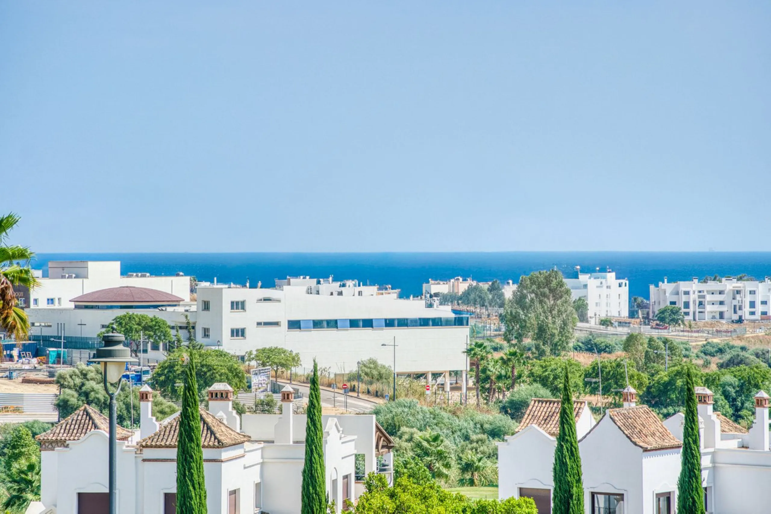 Elegant Three-Bedroom Detached Villa – Frontline Golf, West of Estepona
