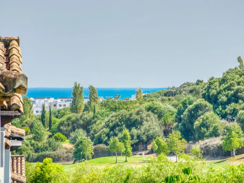 Elegant Three-Bedroom Detached Villa – Frontline Golf, West of Estepona
