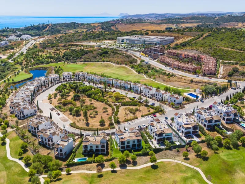 Elegant Three-Bedroom Detached Villa – Frontline Golf, West of Estepona