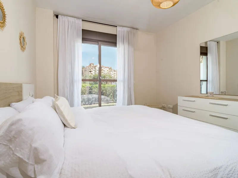 Apartment - Ground Floor Apartment в продаже в Estepona, Málaga. В доме 2 спален и 2 ванных комнат. Площадь дома 97 м². Площадь участка 66 м²