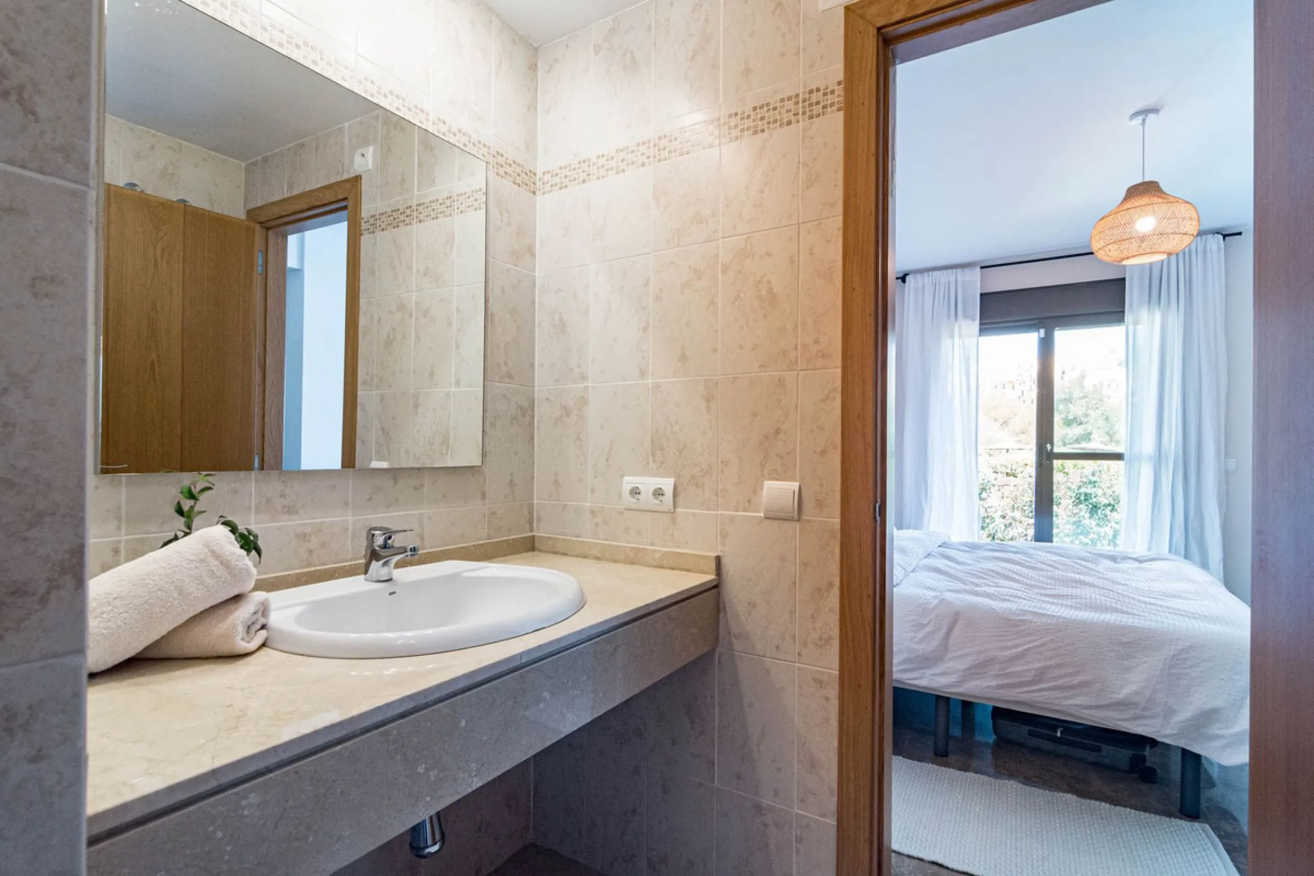 Apartment - Ground Floor Apartment в продаже в Estepona, Málaga. В доме 2 спален и 2 ванных комнат. Площадь дома 97 м². Площадь участка 66 м²