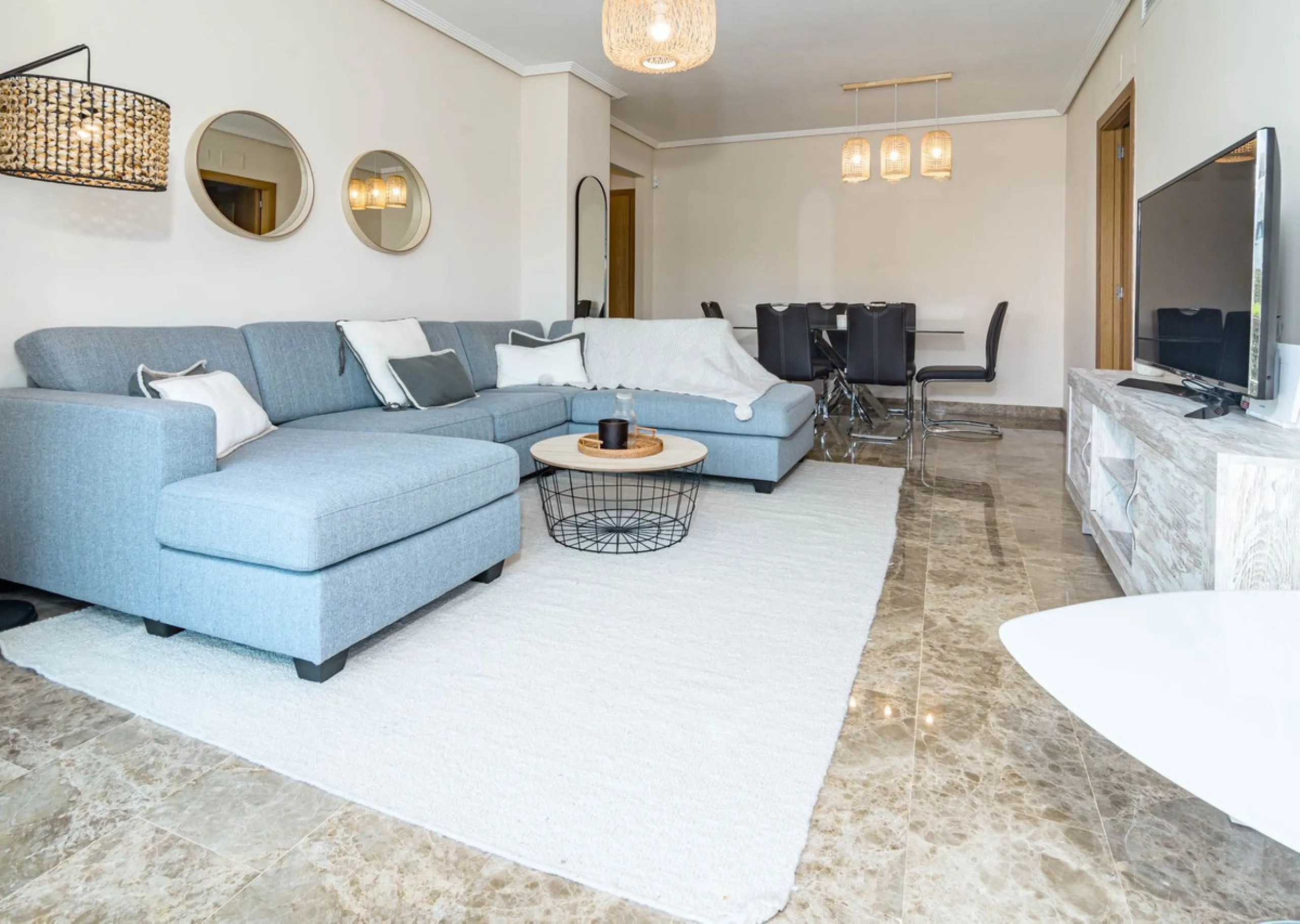 Apartment - Ground Floor Apartment в продаже в Estepona, Málaga. В доме 2 спален и 2 ванных комнат. Площадь дома 97 м². Площадь участка 66 м²