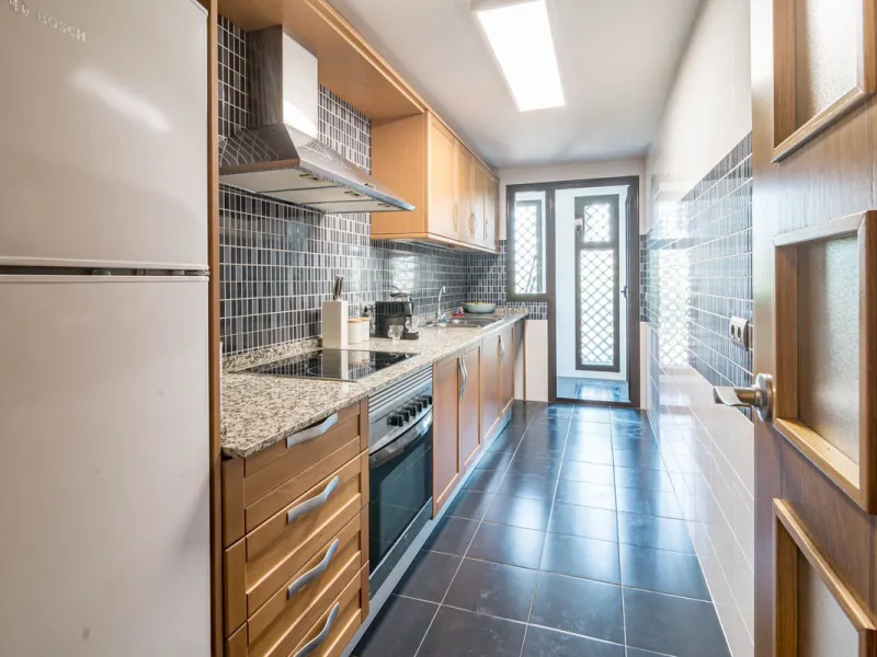 Apartment - Ground Floor Apartment в продаже в Estepona, Málaga. В доме 2 спален и 2 ванных комнат. Площадь дома 97 м². Площадь участка 66 м²