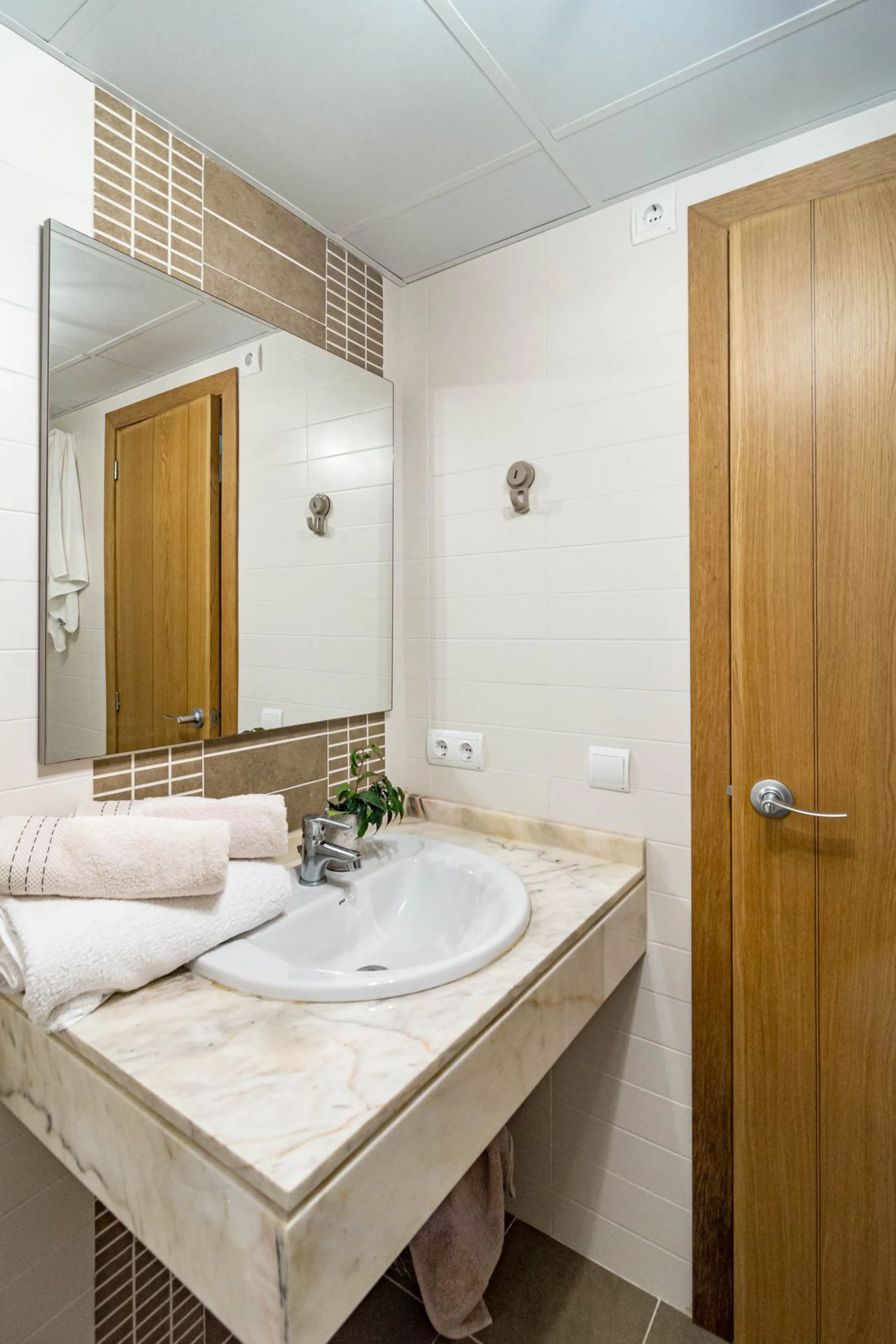Apartment - Ground Floor Apartment в продаже в Estepona, Málaga. В доме 2 спален и 2 ванных комнат. Площадь дома 97 м². Площадь участка 66 м²