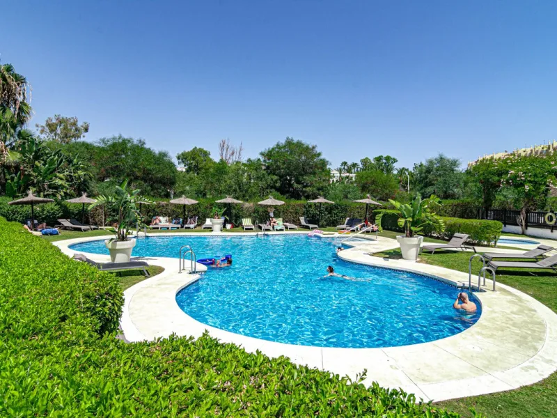 Apartment - Ground Floor Apartment в продаже в Estepona, Málaga. В доме 2 спален и 2 ванных комнат. Площадь дома 97 м². Площадь участка 66 м²