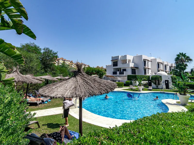 Apartment - Ground Floor Apartment в продаже в Estepona, Málaga. В доме 2 спален и 2 ванных комнат. Площадь дома 97 м². Площадь участка 66 м²