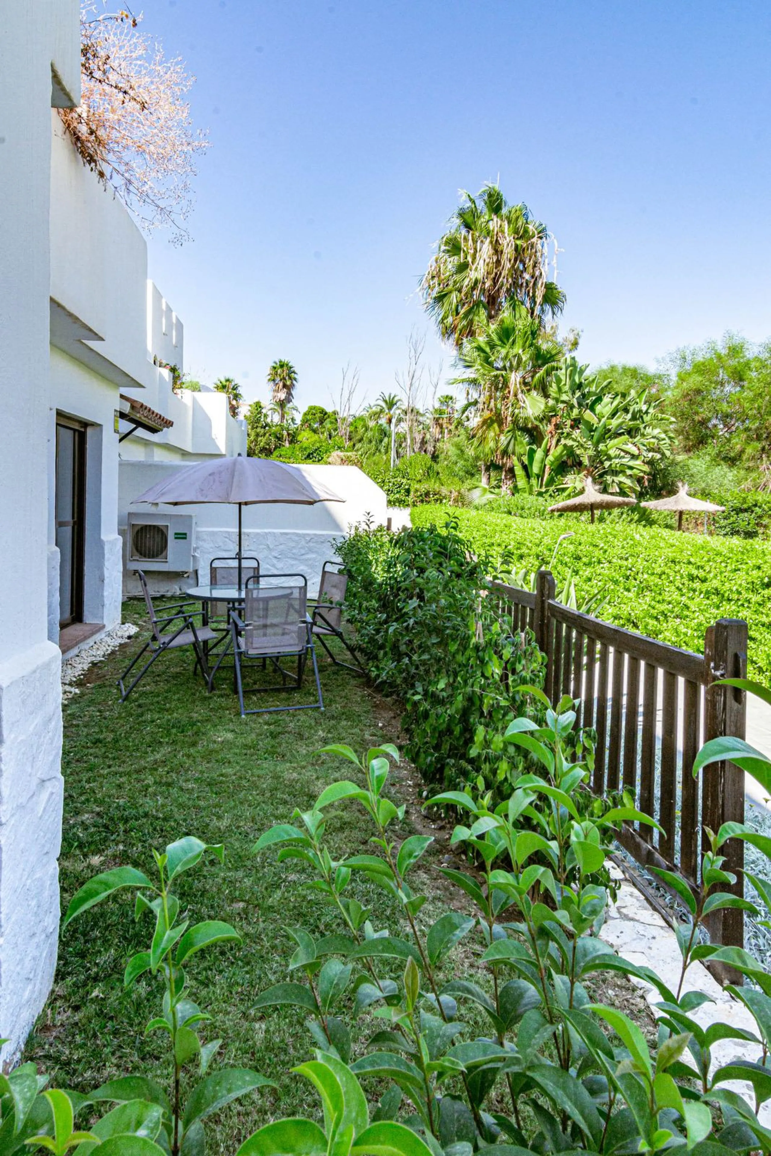 Apartment - Ground Floor Apartment в продаже в Estepona, Málaga. В доме 2 спален и 2 ванных комнат. Площадь дома 97 м². Площадь участка 66 м²