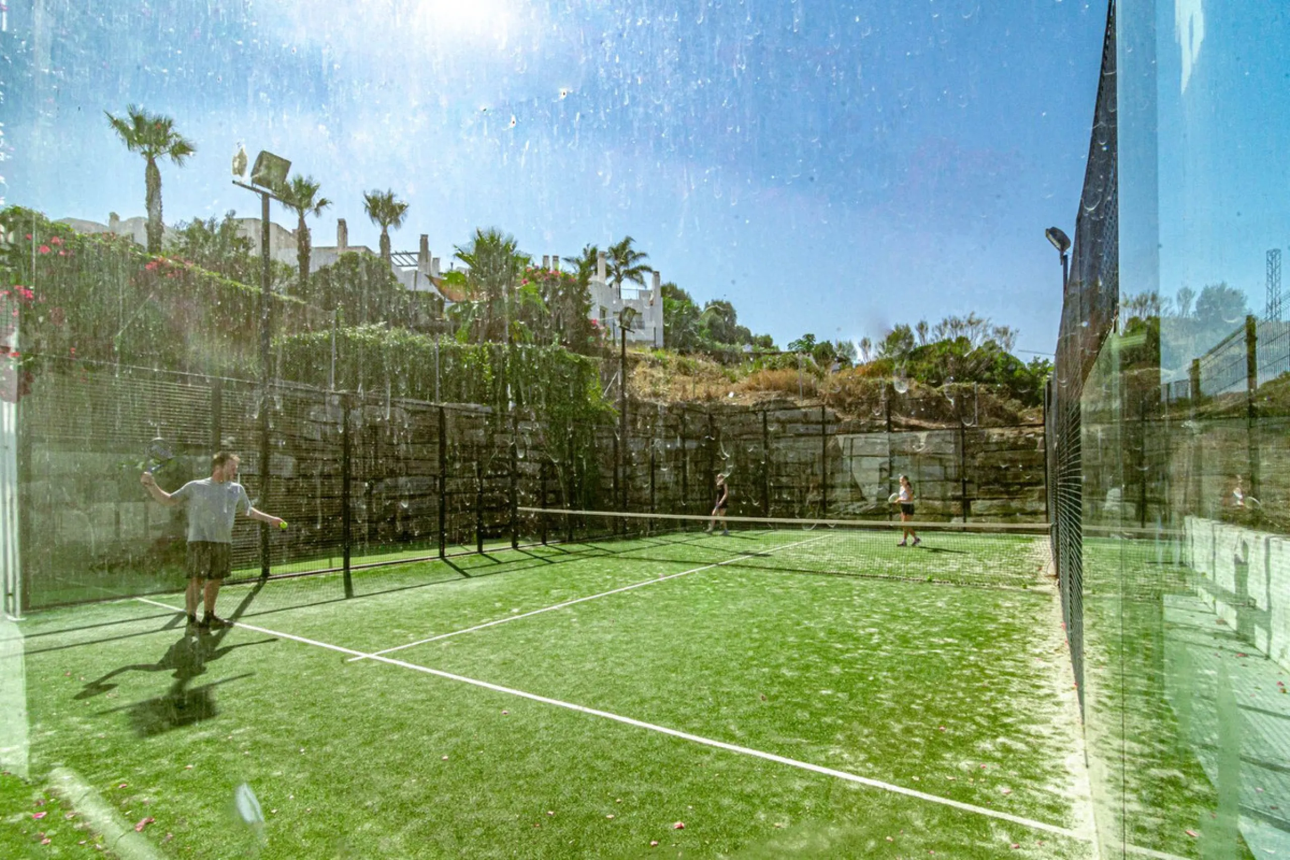 Apartment - Ground Floor Apartment в продаже в Estepona, Málaga. В доме 2 спален и 2 ванных комнат. Площадь дома 97 м². Площадь участка 66 м²