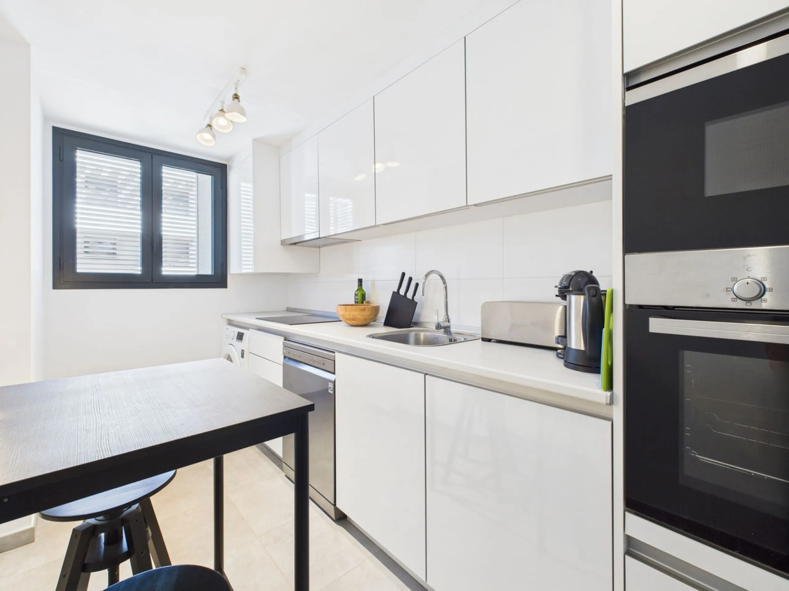 Move-In Ready Apartment in the Heart of Estepona – Fully Furnished