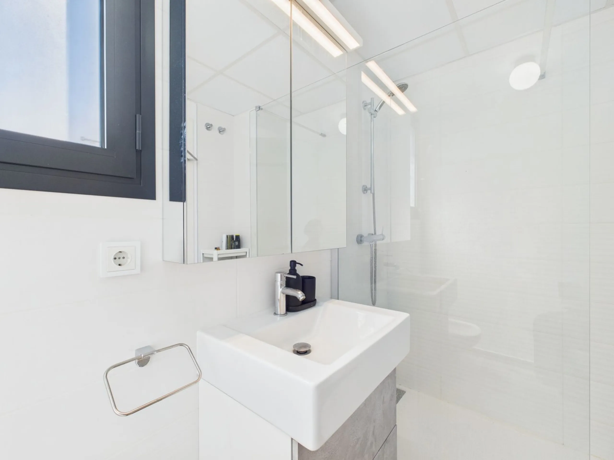 Move-In Ready Apartment in the Heart of Estepona – Fully Furnished