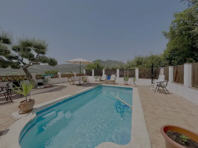 Nestled in the serene countryside of Periana, this beautifully presented detached villa offers the perfect blend of comfort, privacy, and breathtaking scenery. Boasting 3 double bedrooms and 2 bathrooms, this home is ideal for those seeking peaceful count