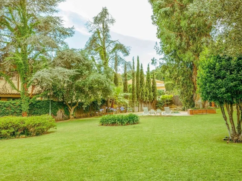 Exclusive Manor-Style Villa with Garden and Pool in the Province of Barcelona.