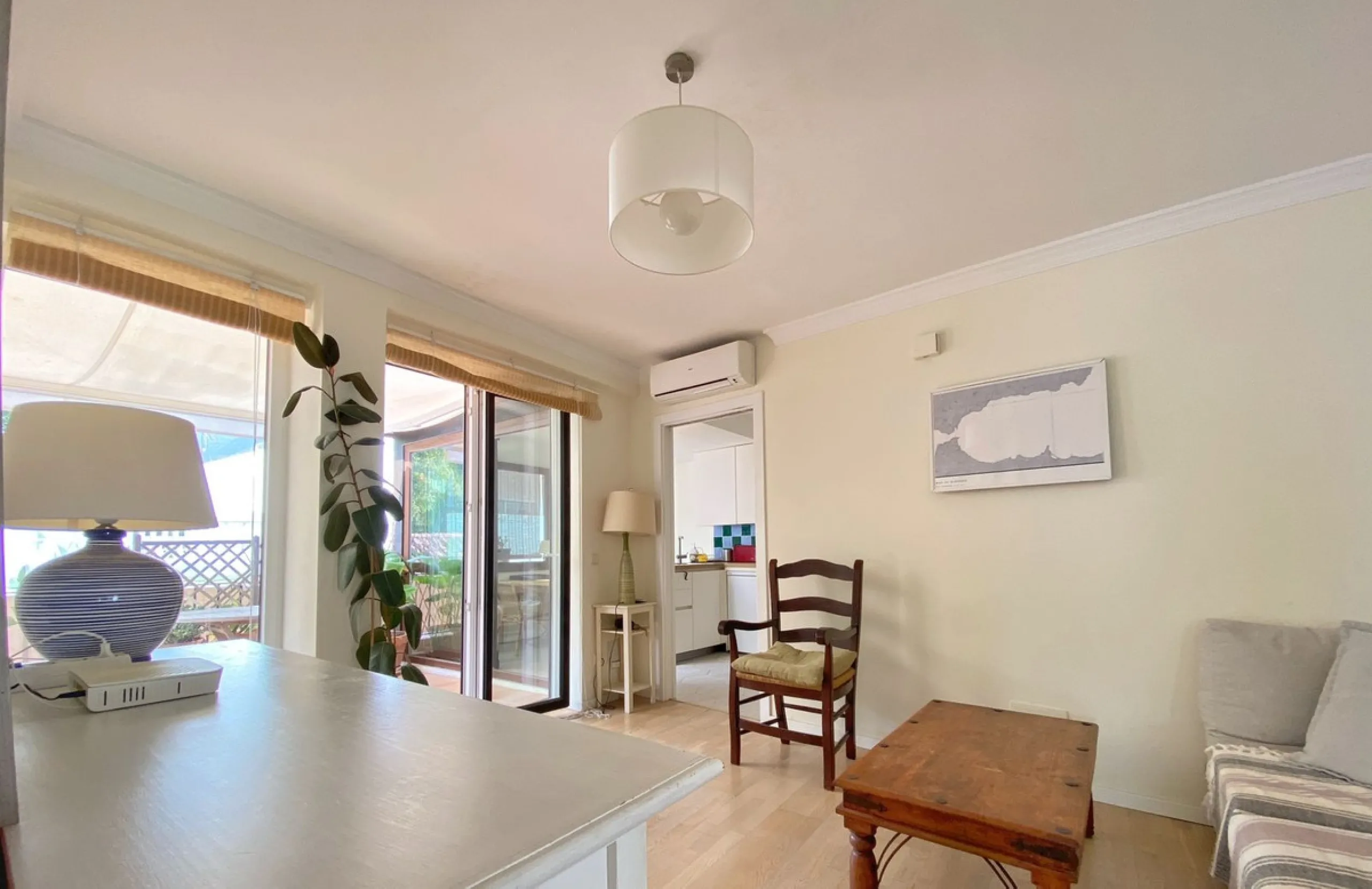 A unique and unrepeatable property, a beautiful one-bedroom penthouse apartment with a large, private, sunny terrace and beautiful unobstructed views over the Old Town.