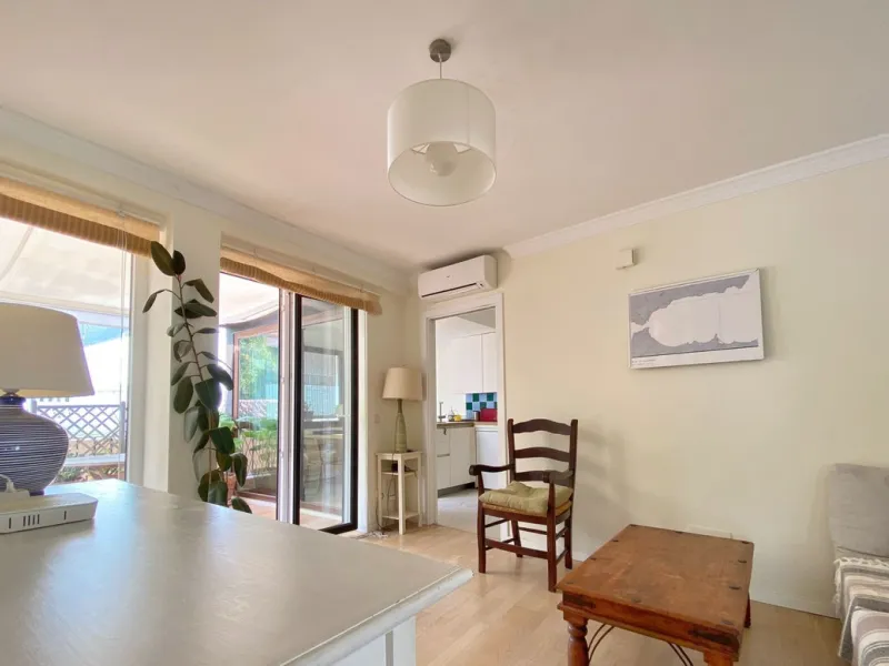 A unique and unrepeatable property, a beautiful one-bedroom penthouse apartment with a large, private, sunny terrace and beautiful unobstructed views over the Old Town.