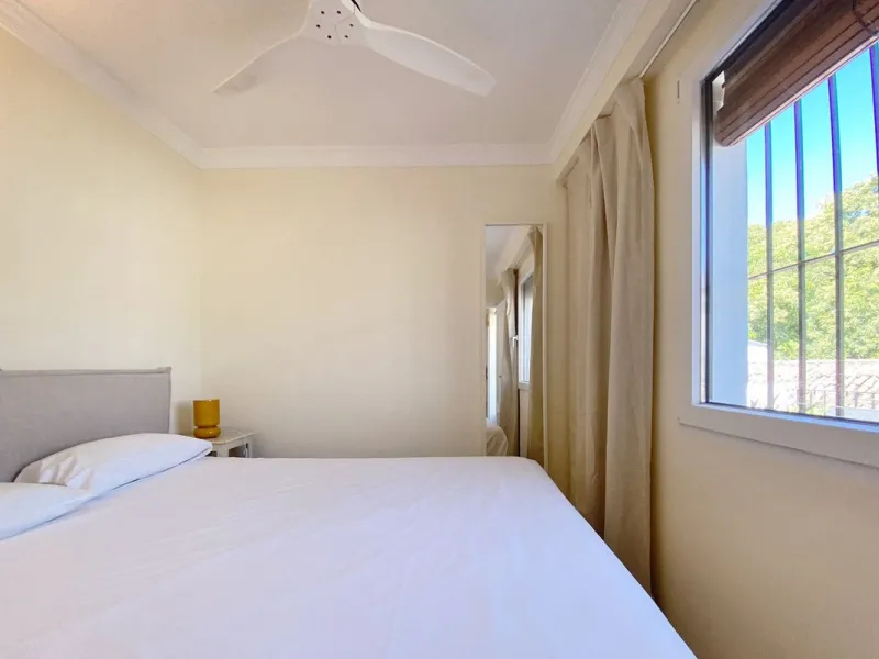 A unique and unrepeatable property, a beautiful one-bedroom penthouse apartment with a large, private, sunny terrace and beautiful unobstructed views over the Old Town.