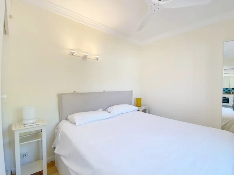 A unique and unrepeatable property, a beautiful one-bedroom penthouse apartment with a large, private, sunny terrace and beautiful unobstructed views over the Old Town.